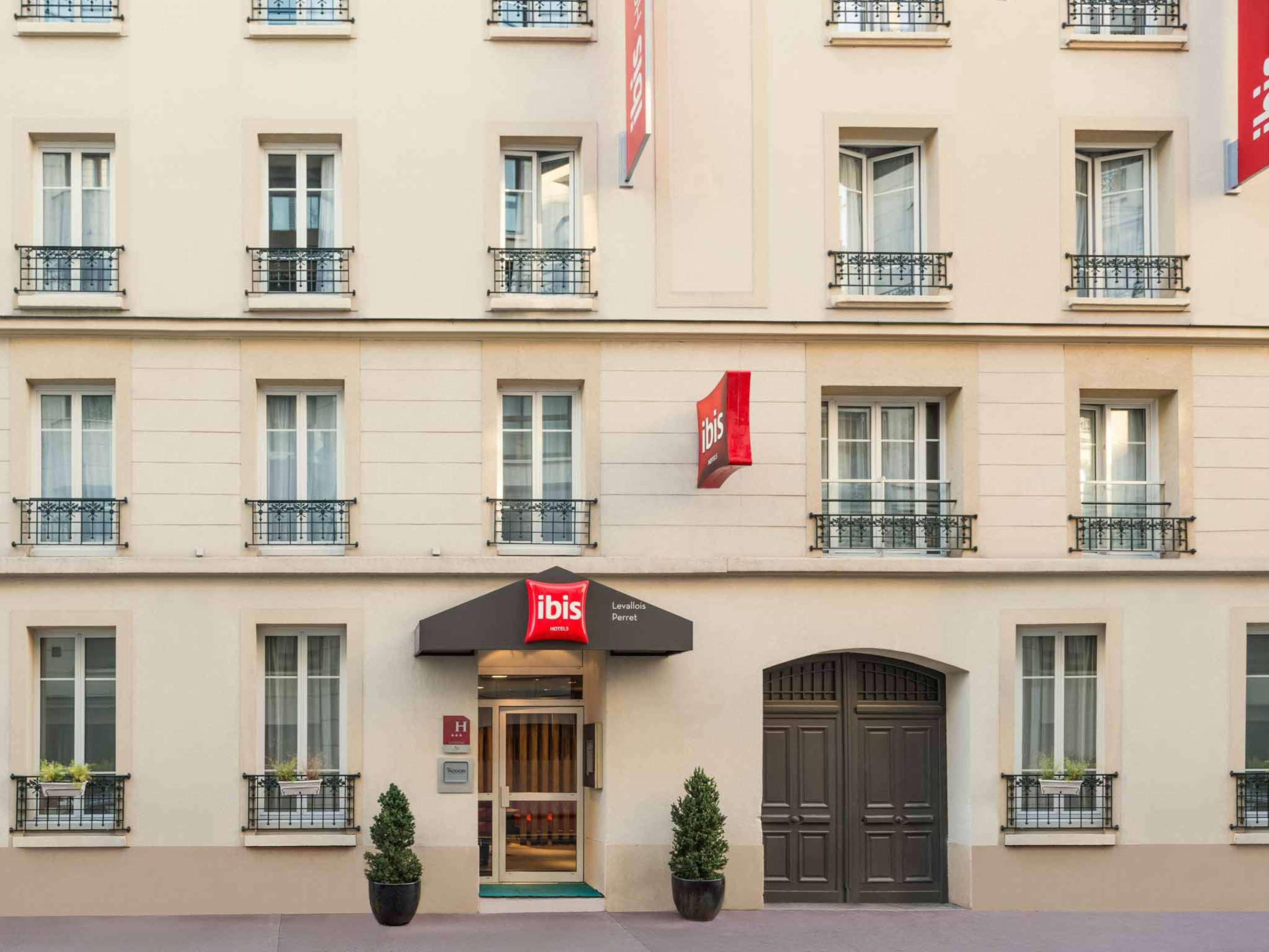 Ibis Levallois Perret Esterno foto
