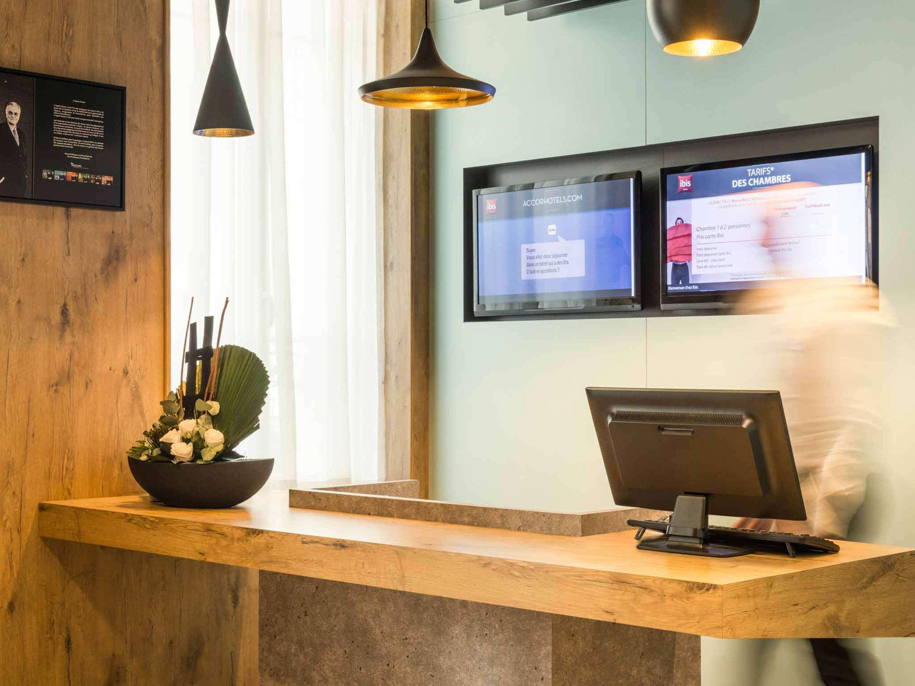 Ibis Levallois Perret Esterno foto