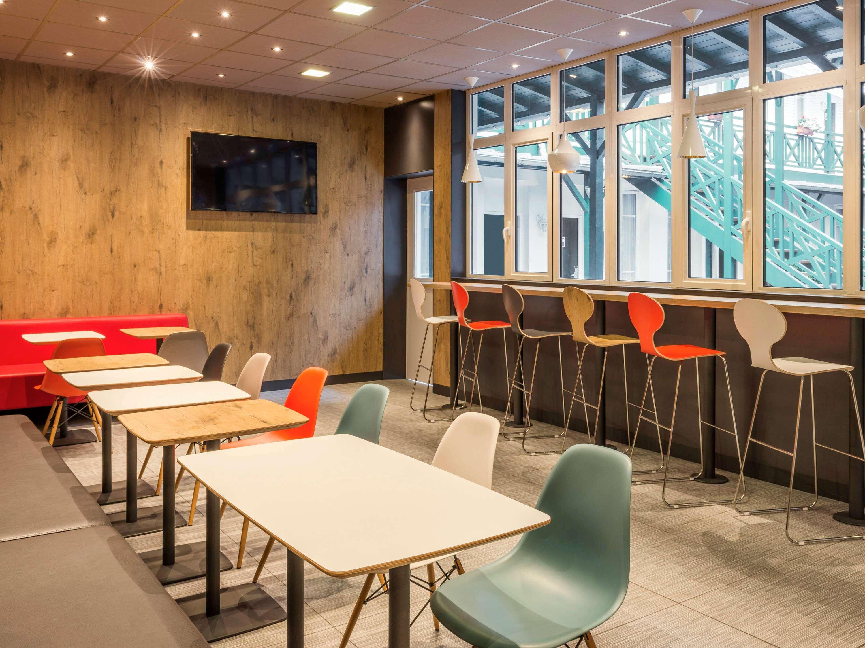 Ibis Levallois Perret Esterno foto