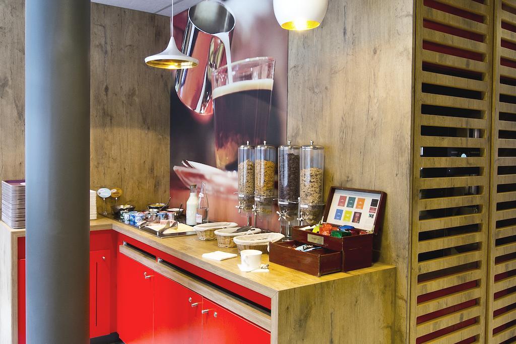 Ibis Levallois Perret Esterno foto