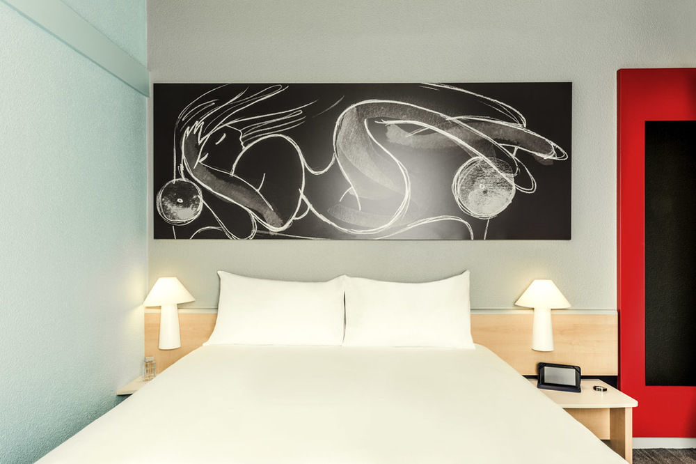 Ibis Levallois Perret Esterno foto