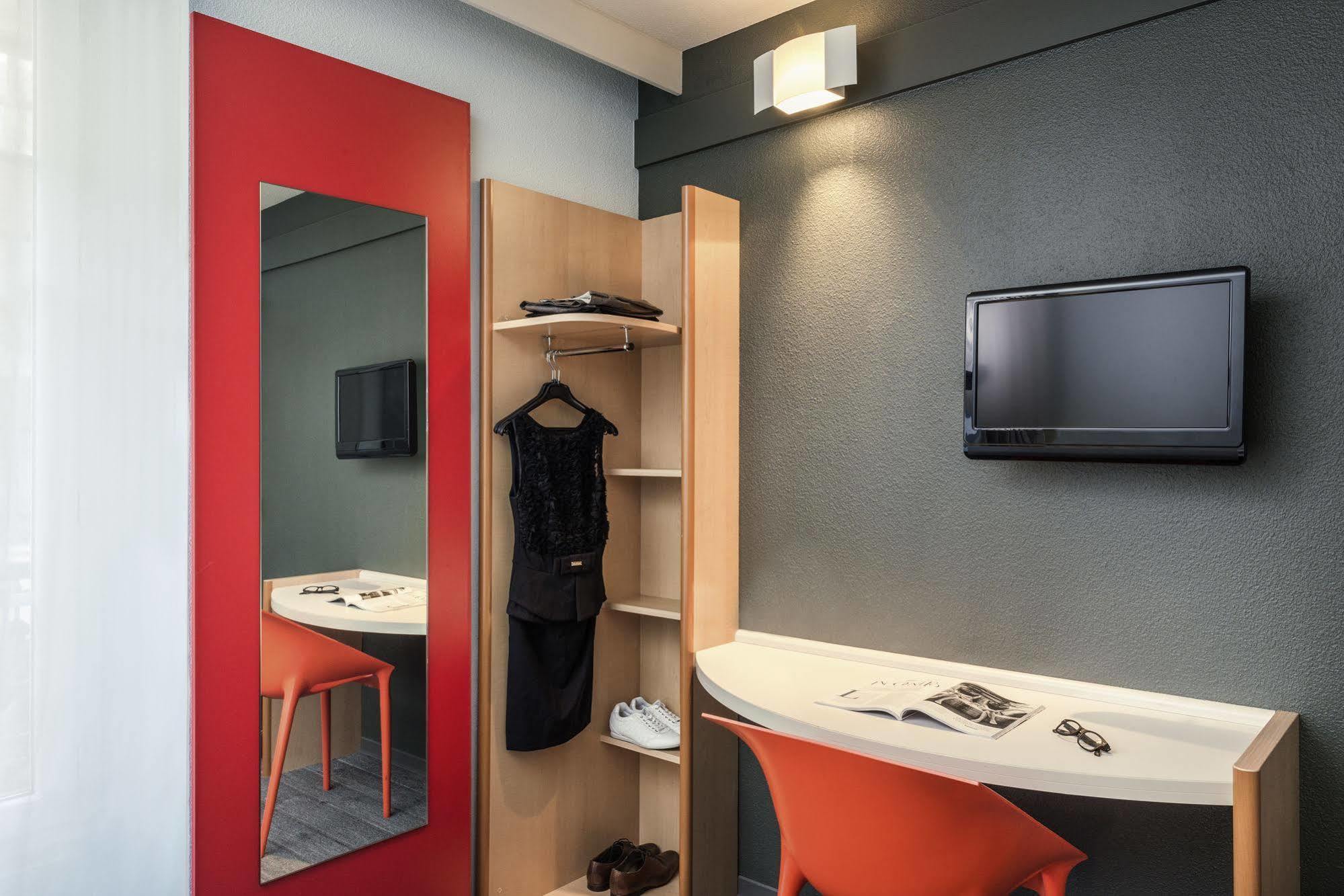 Ibis Levallois Perret Esterno foto